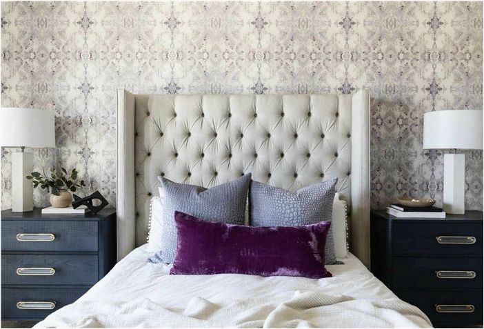 25 фиолетовых спален, которые подходят для королевских особ